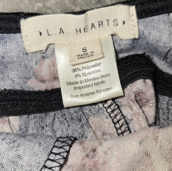 Pacsun Floral Velvet Romper - Picture 3 of 3